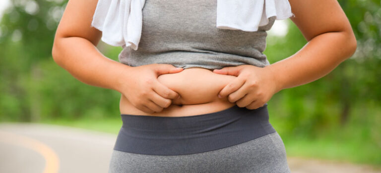 برای جلوگیری از چاقی شکمی استفاده از چربی های مفید مانند روغن زیتون کمک کننده اس